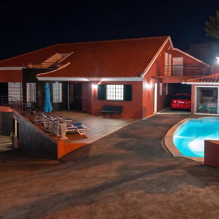 아파트 Pleasant With Private Pool In Lombo Do Doutor - 50 M² 칼례타