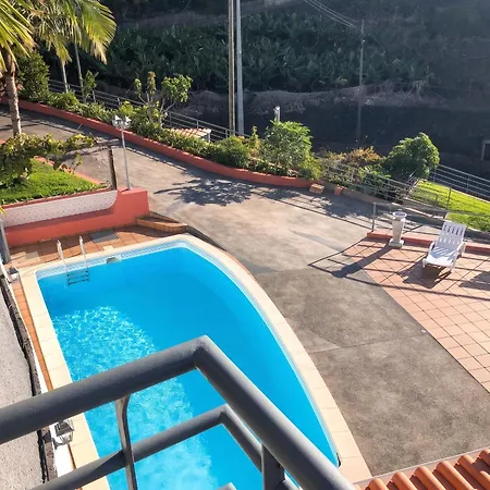 Pleasant With Private Pool In Lombo Do Doutor - 50 M² *