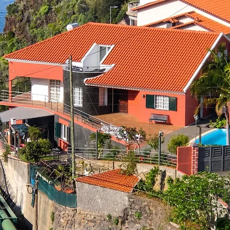 Pleasant With Private Pool In Lombo Do Doutor - 50 M² 칼례타