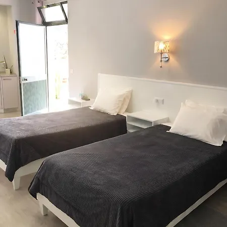Apartment Seaside Serenity: 2-bedroom With Pool And Garden