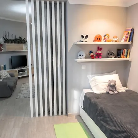 Seaside Serenity: 2-bedroom With Pool And Garden * Calheta (Madeira)