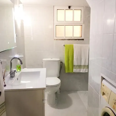 Apartment Seaside Serenity: 2-bedroom With Pool And Garden
