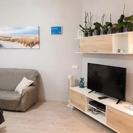 Apartment Seaside Serenity: 2-bedroom With Pool And Garden